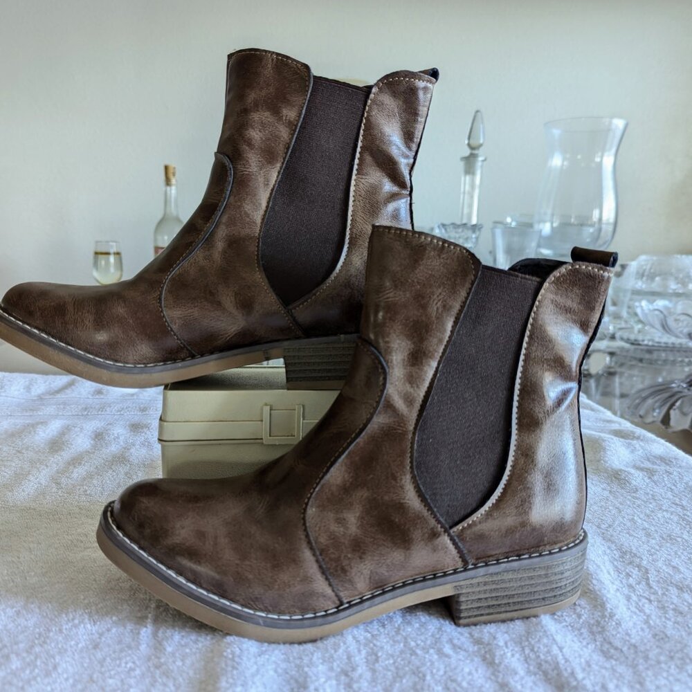 AHONGM Fashion faux leather pull-on ankle boots  Sz 6